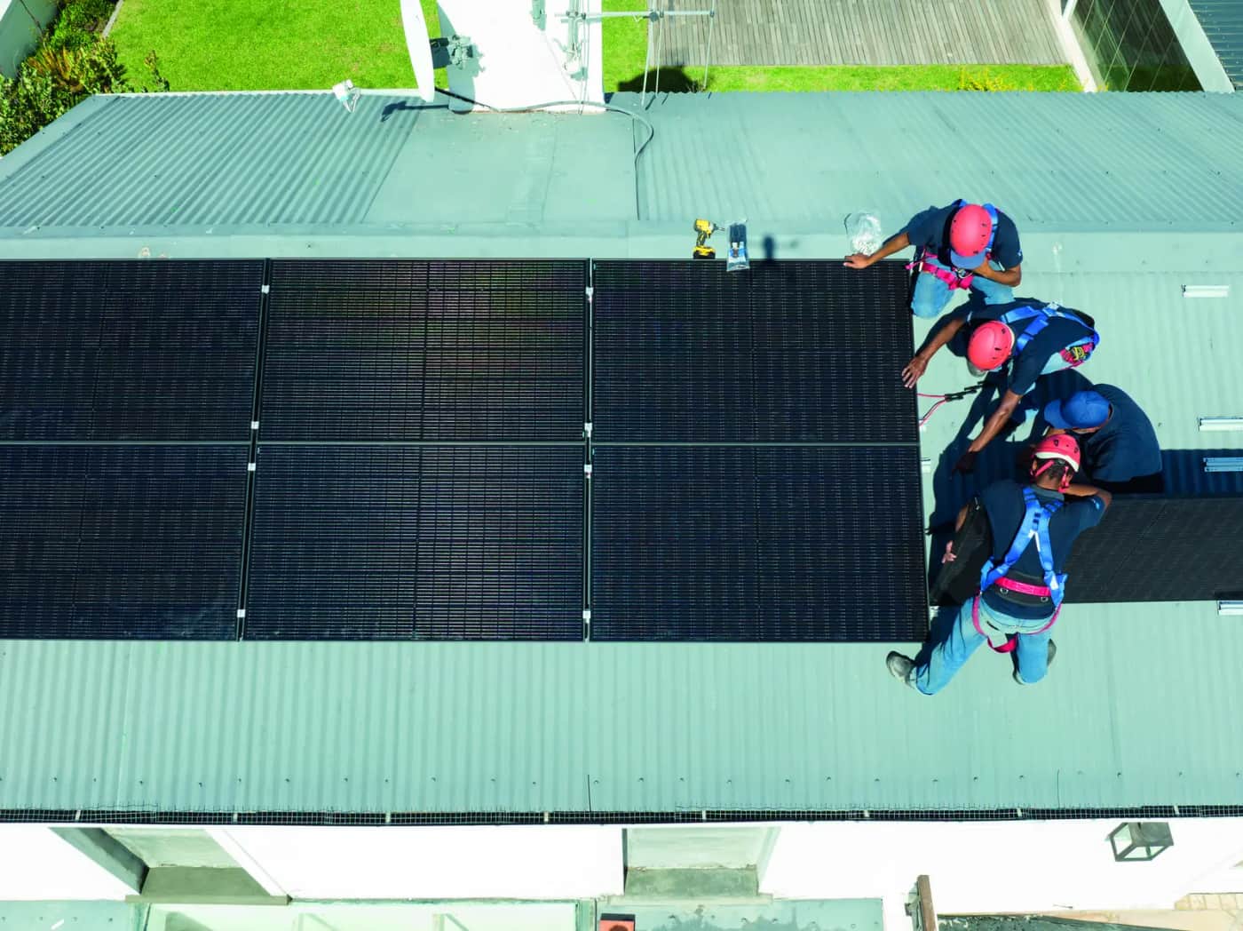 Larivière renforce son offre photovoltaïque avec TCL Solar by TCL SunPower